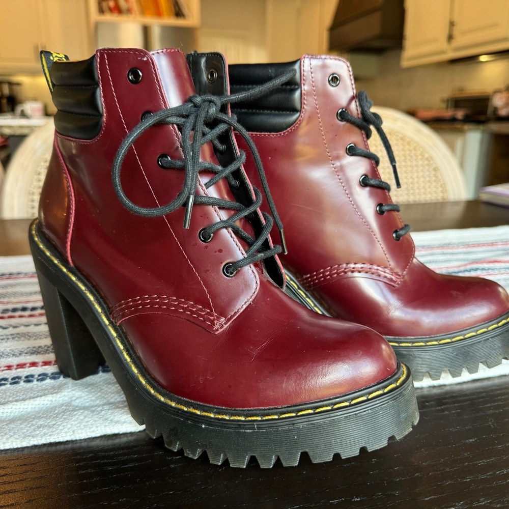 Dr Martens Women’s Size 8 Persephone Heeled Boots